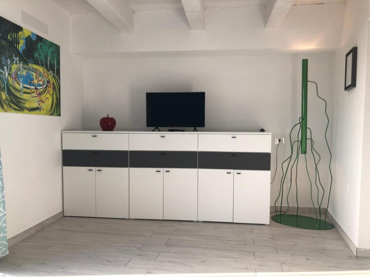 Un Capriccio - Ginepro Apartment Aieta Bagian luar foto