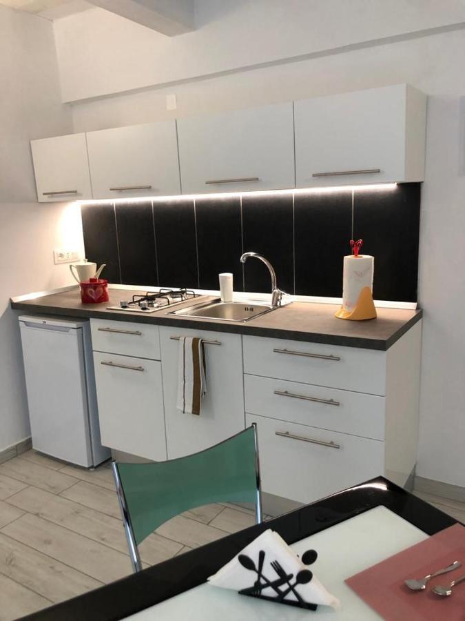 Un Capriccio - Ginepro Apartment Aieta Bagian luar foto