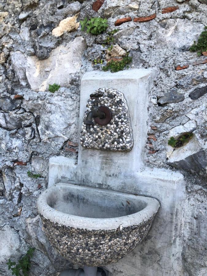 Un Capriccio - Ginepro Apartment Aieta Bagian luar foto