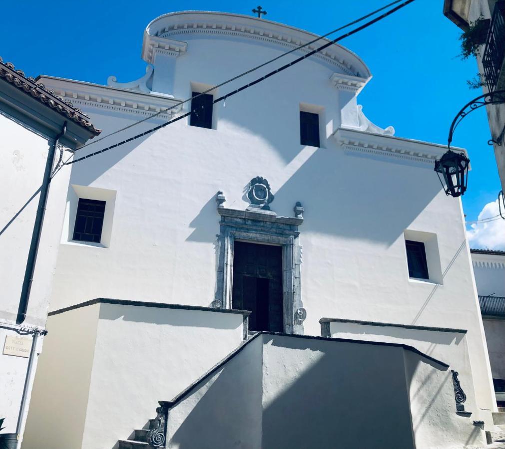 Un Capriccio - Ginepro Apartment Aieta Bagian luar foto