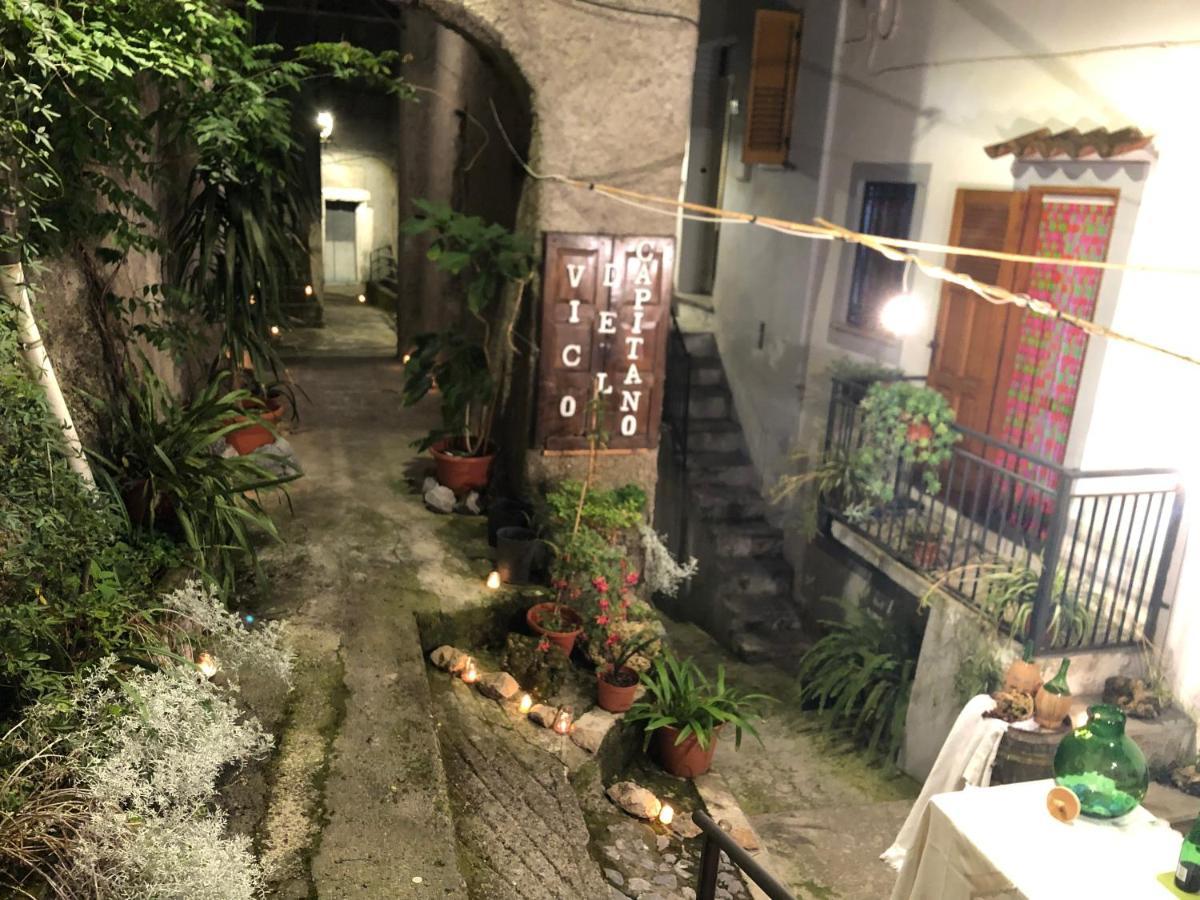 Un Capriccio - Ginepro Apartment Aieta Bagian luar foto
